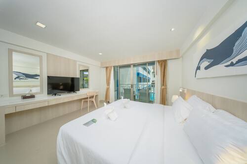 Deluxe Room, Balcony