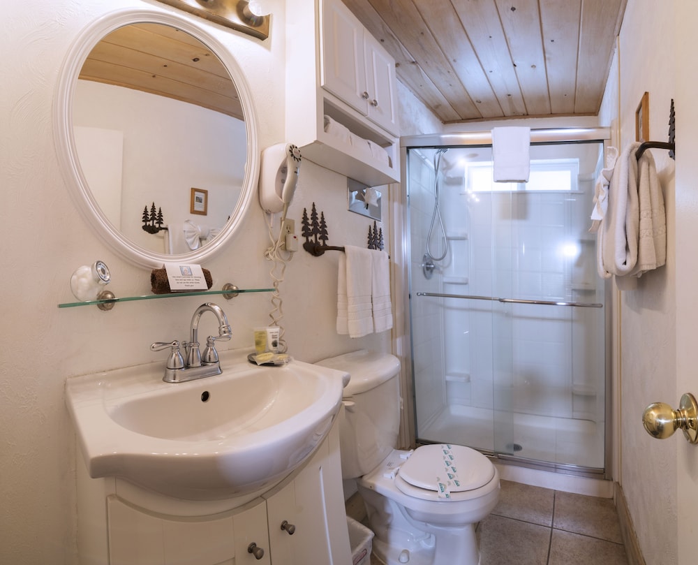 Fireside Lodge by null