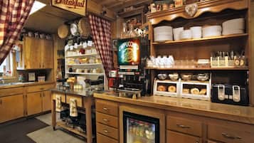 Free daily continental breakfast