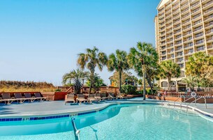 Indoor pool, 3 outdoor pools