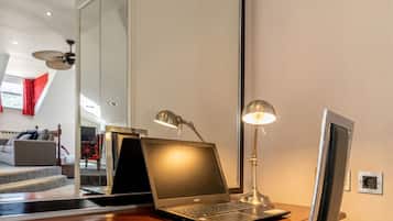 Suite | Hochwertige Bettwaren, Zimmersafe, Schreibtisch