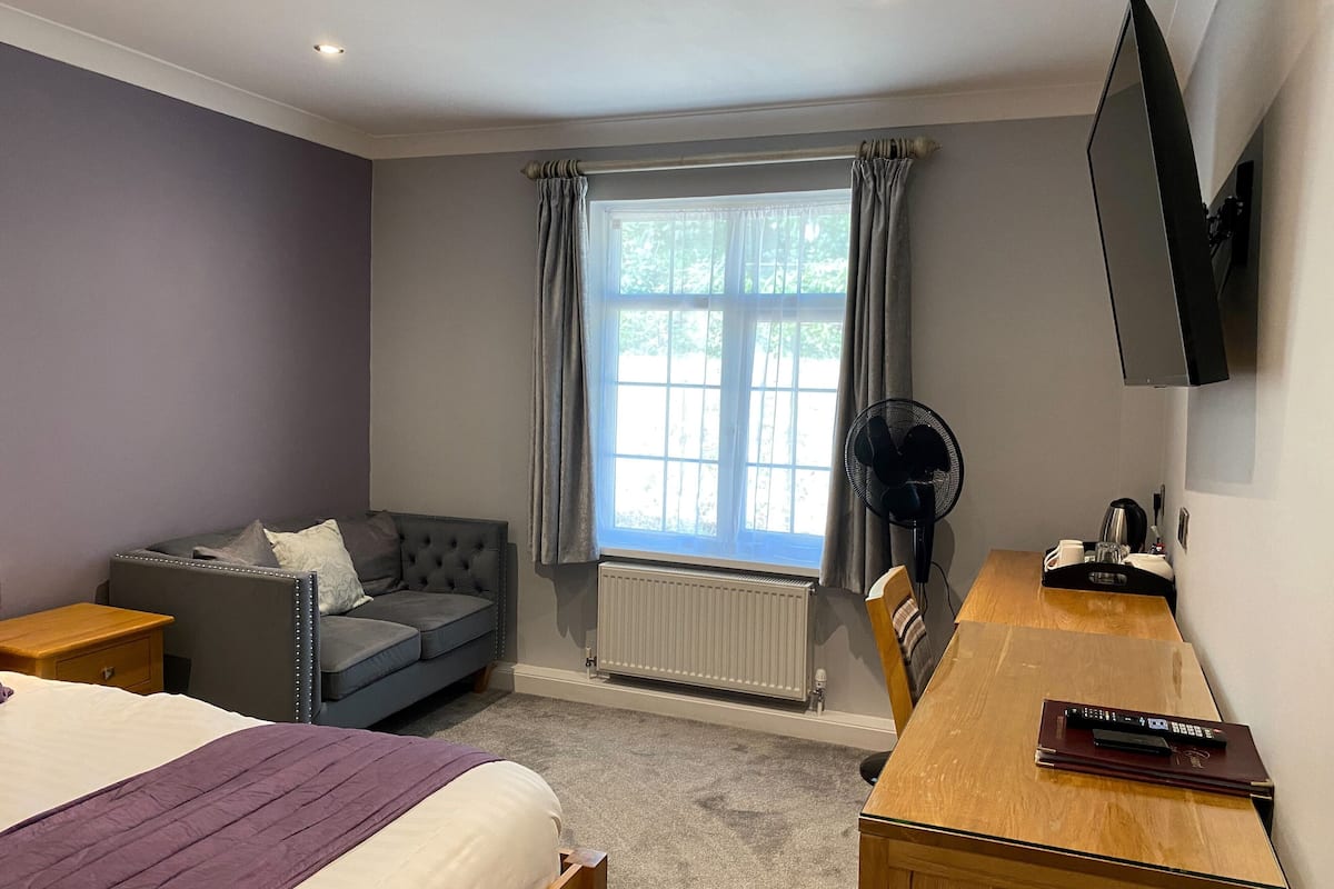 honeymoon suite, 1 king bed | 1 bedroom, desk, laptop workspace, iron/ironing board