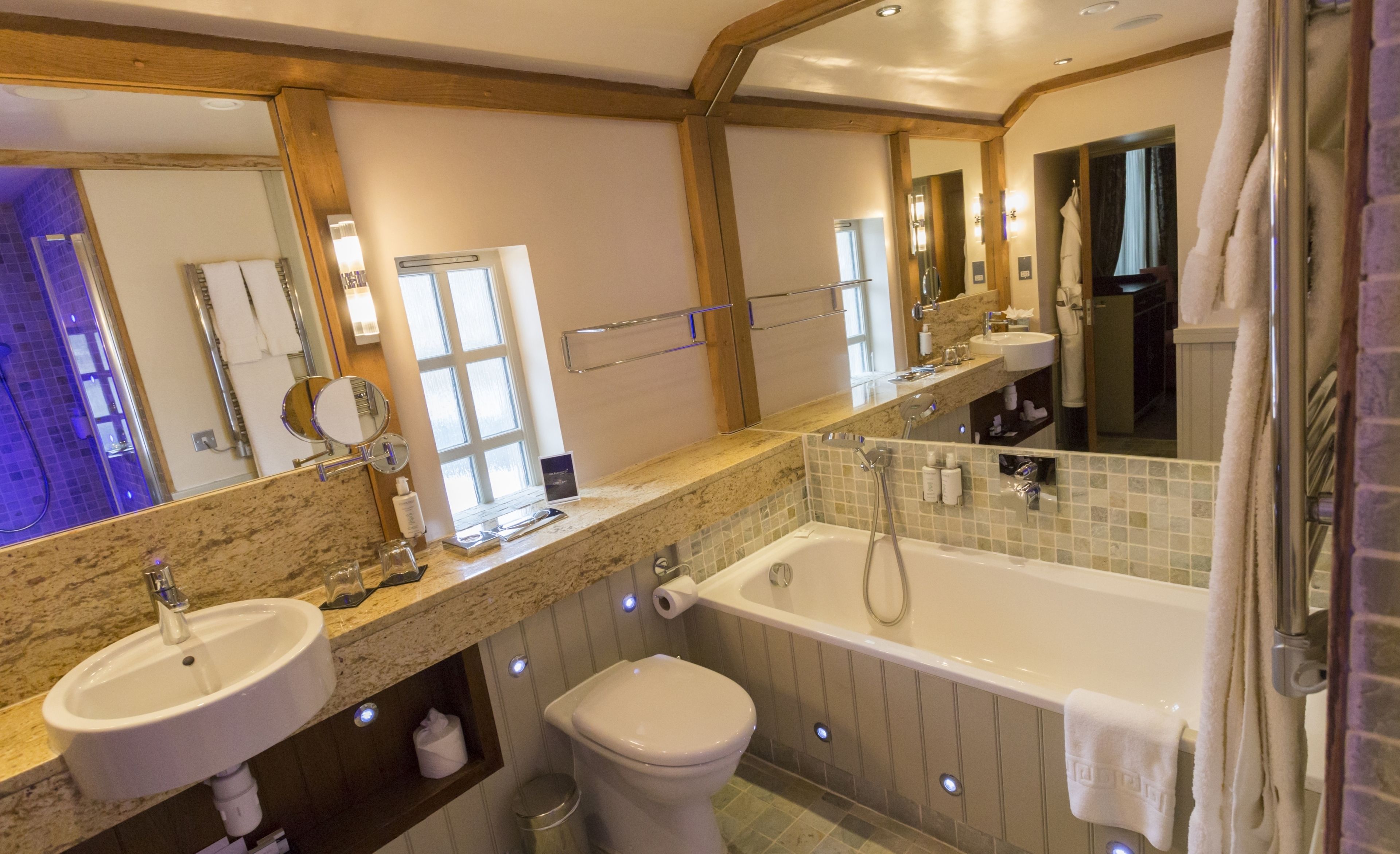 Standard Room (Boutique) | Bathroom | Free toiletries, hair dryer, slippers, towels