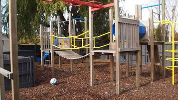 Children’s play area – outdoor