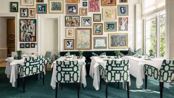 Daily English breakfast (EUR 30 per person)