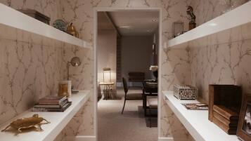 Suite | Premium bedding, down comforters, minibar, in-room safe