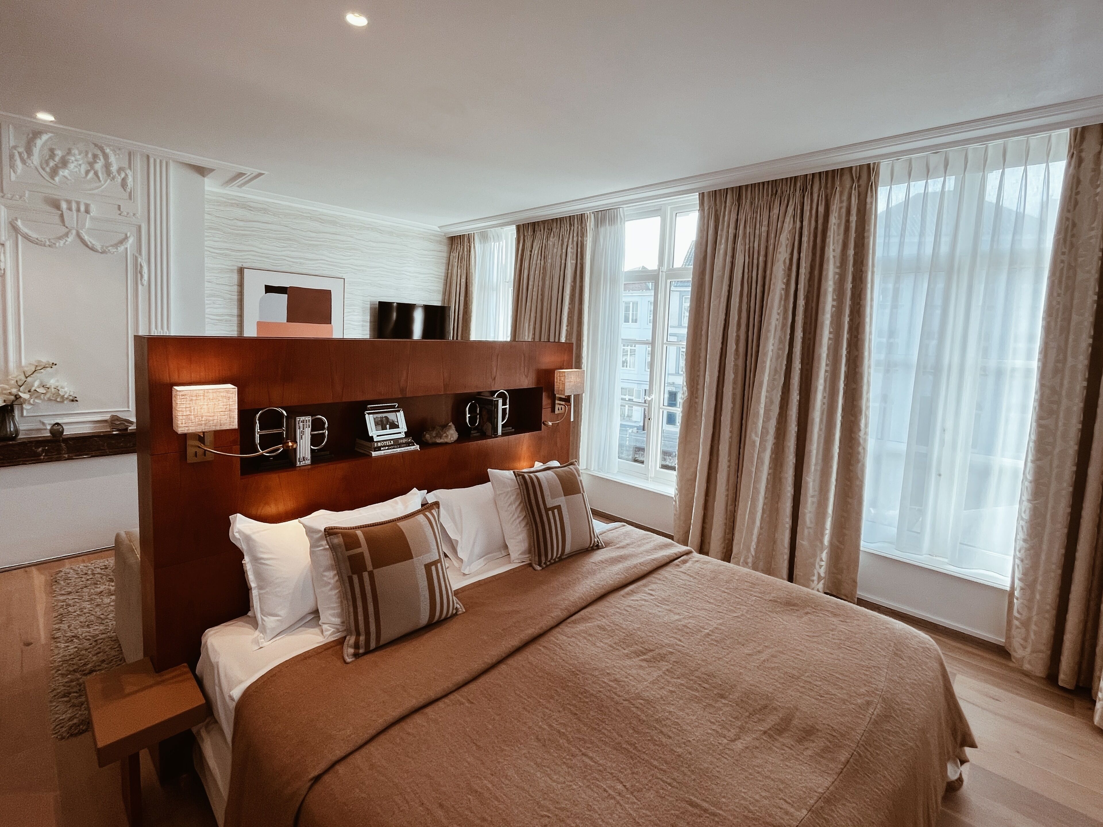 suite, canal view | premium bedding, down duvets, minibar, in-room safe
