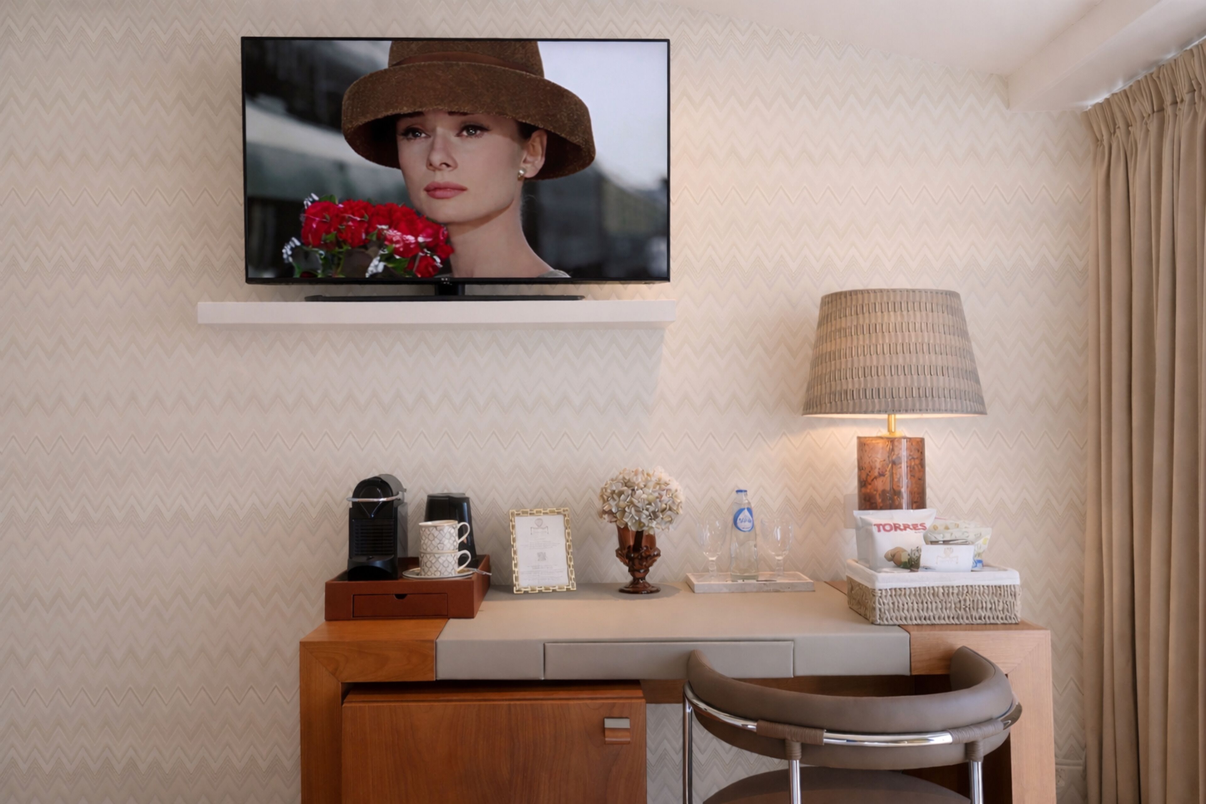 Dobbeltrom – classic, balkong | Oppholdsområde | Flatskjerm-TV