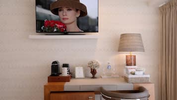 Dobbeltrom – classic, balkong | Oppholdsområde | Flatskjerm-TV