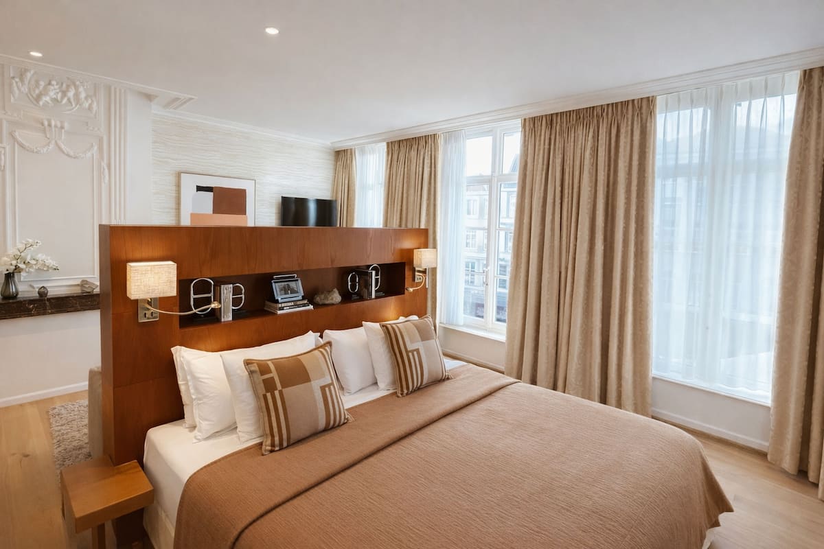 Suite, Canal View | Premium bedding, down comforters, minibar, in-room safe