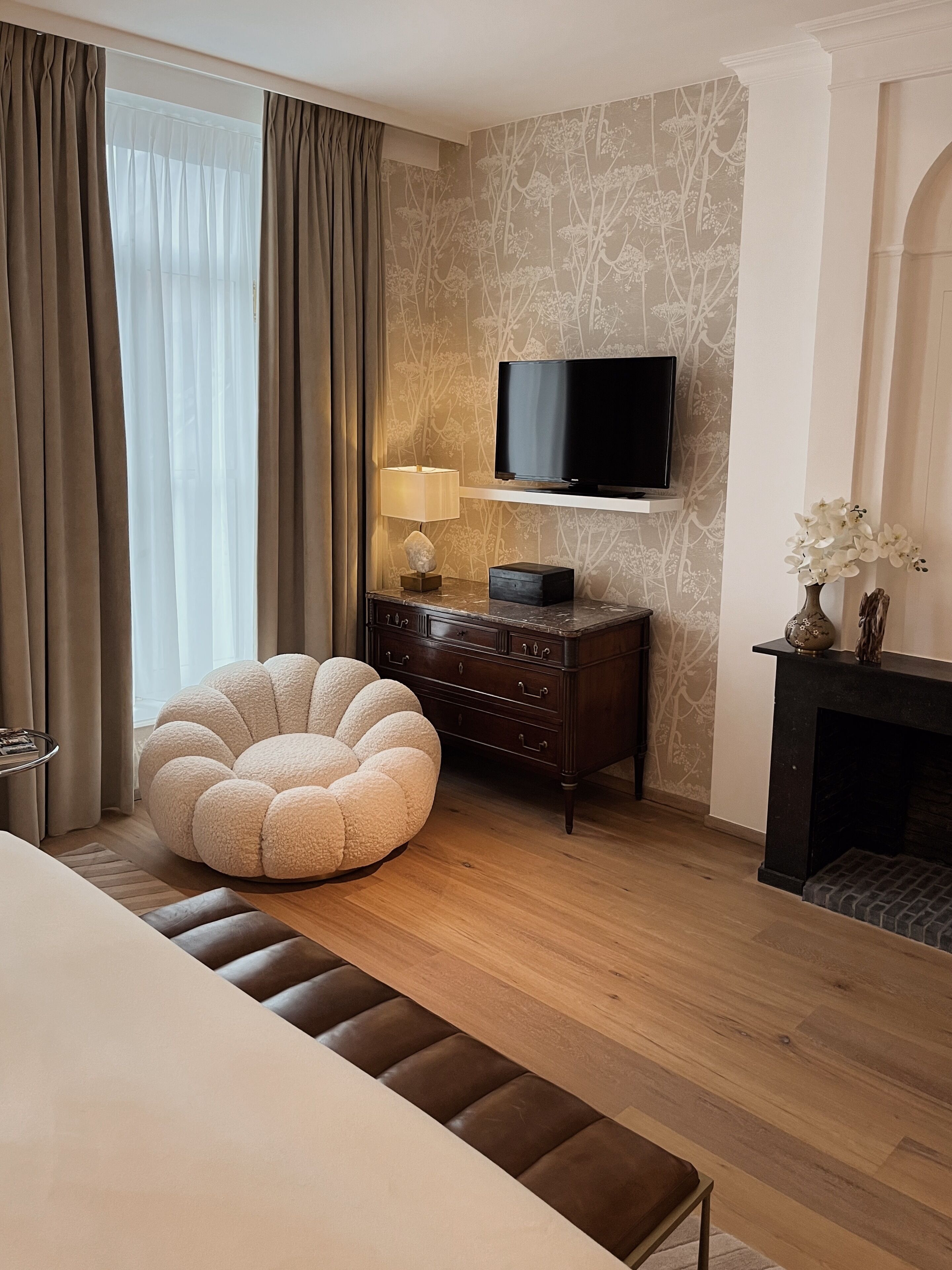 junior suite | premium bedding, down duvets, minibar, in-room safe