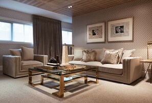 Suite | Premium bedding, down comforters, minibar, in-room safe - Hotel Van Cleef (Bruges)