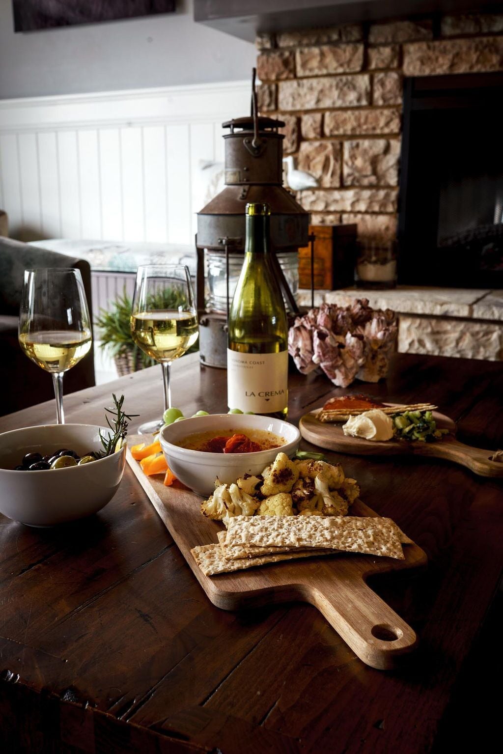 Bar de vinos, restaurante con mesas al aire libre, abre todos los días