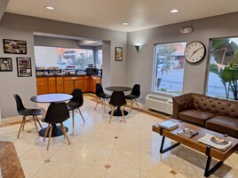 Free daily continental breakfast