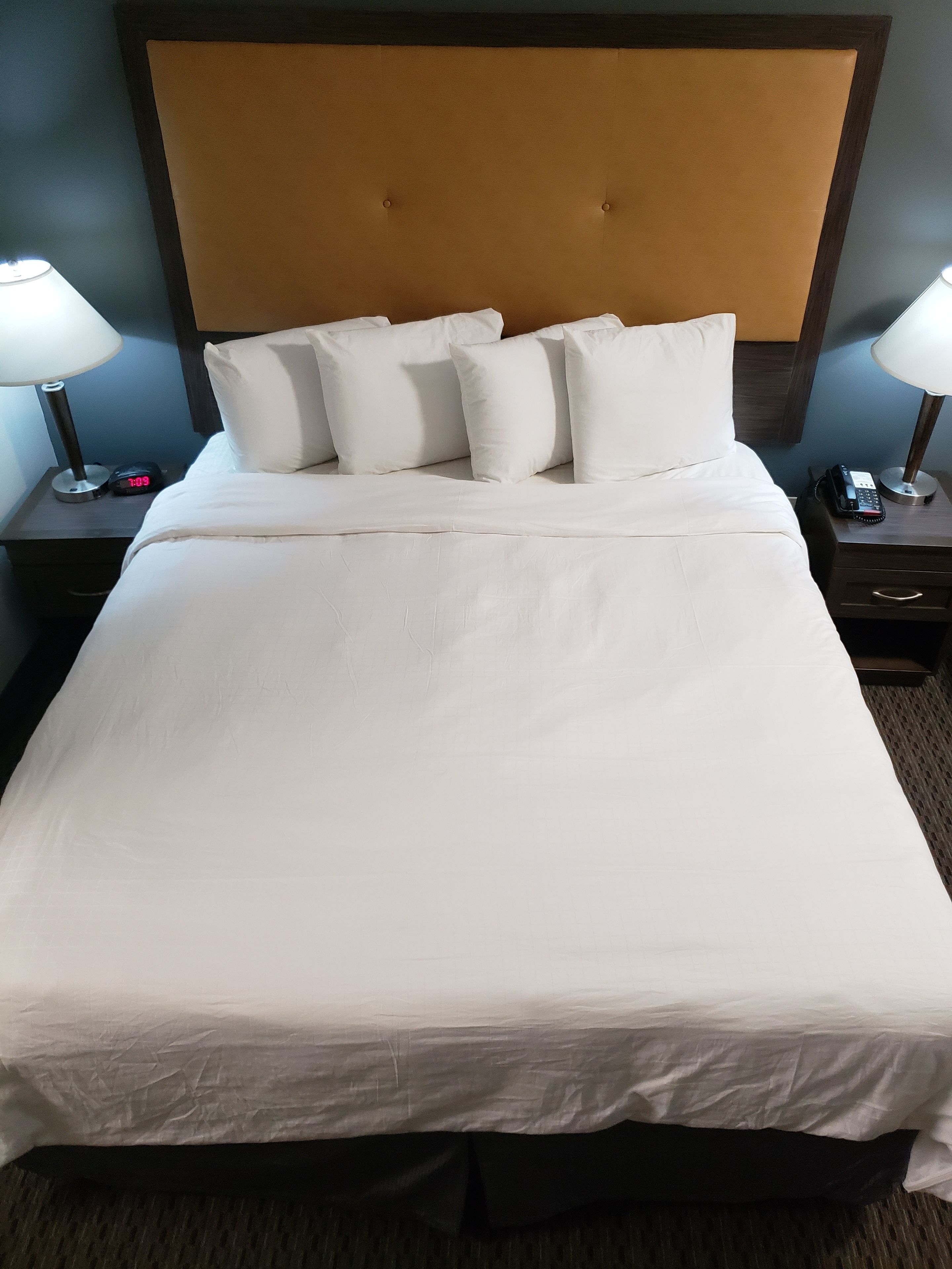 standard room, 1 king bed | premium bedding, pillow-top beds, desk, blackout curtains