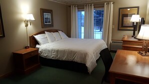 Private kitchenette - Amerivu Inn And Suites New Richmond (New Richmond)