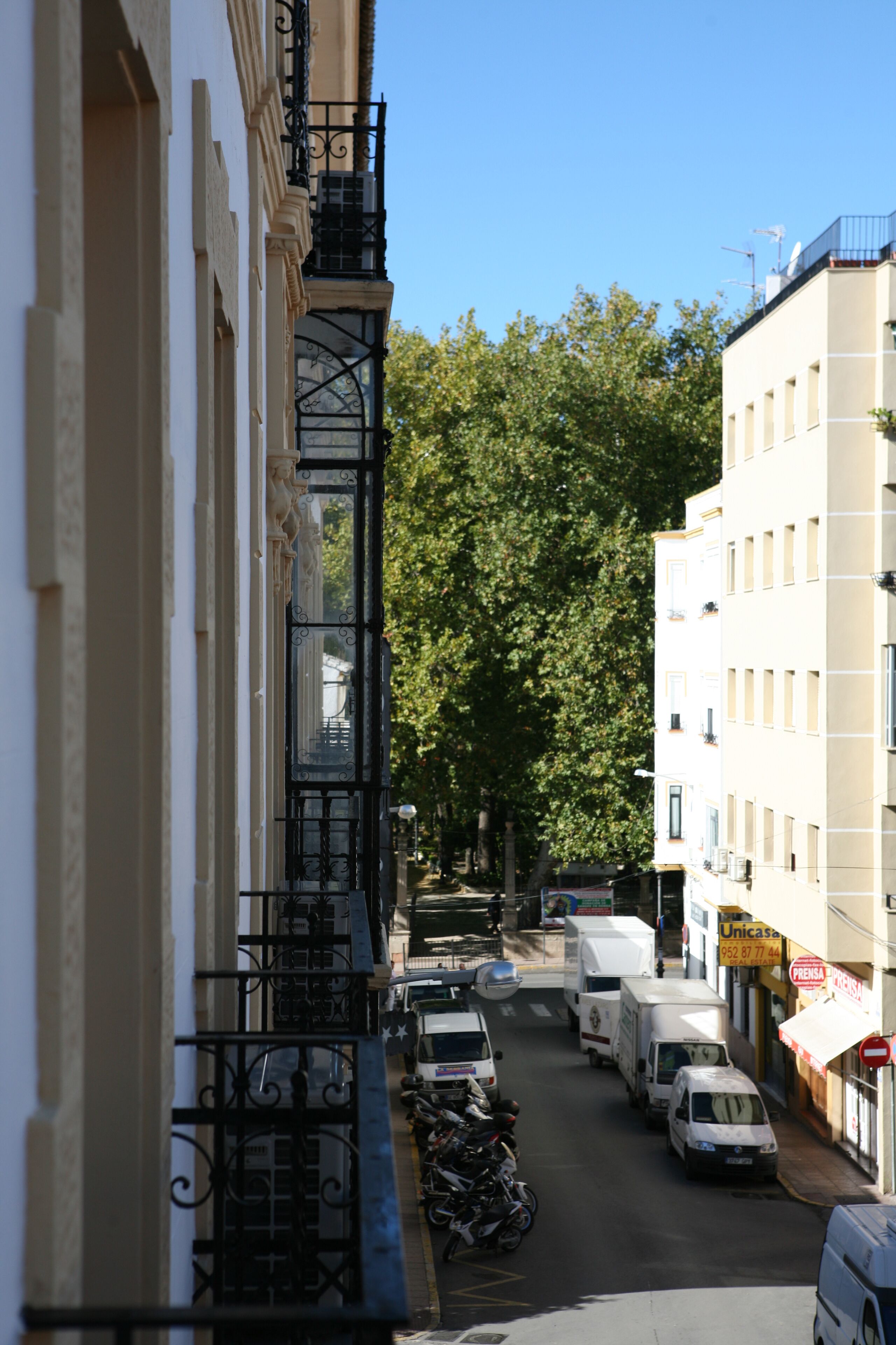 habitación doble exterior con 1 cama doble o 2 individuales | in-room safe, desk, soundproofing, iron/ironing board