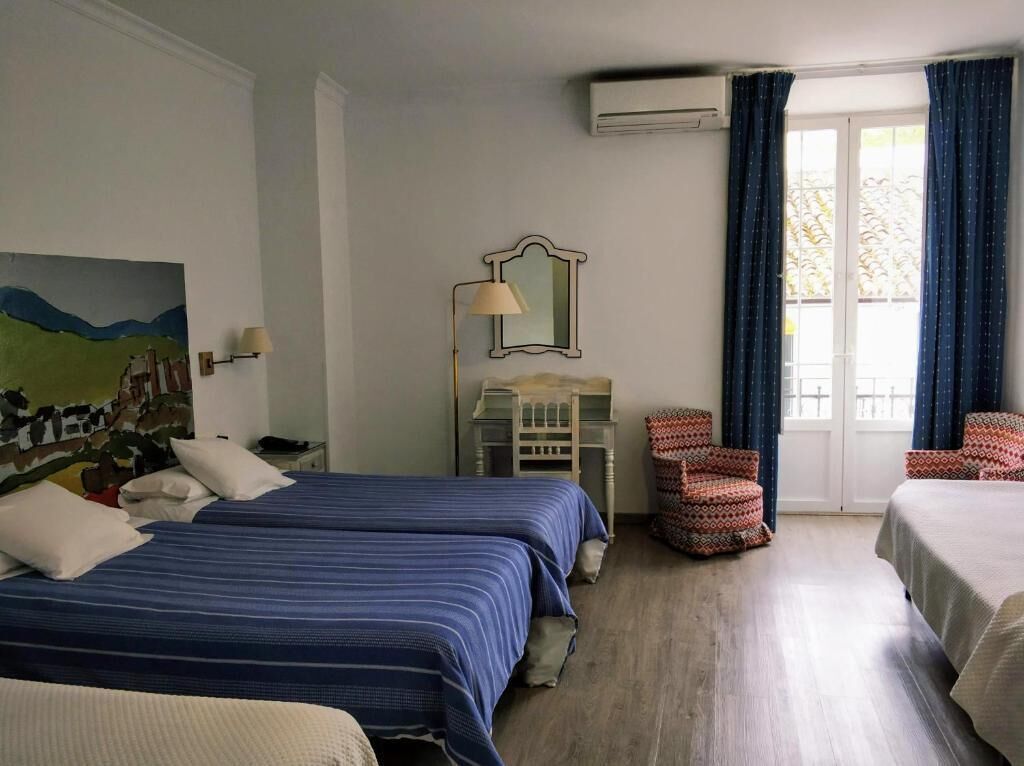 In-room safe, desk, soundproofing, iron/ironing board