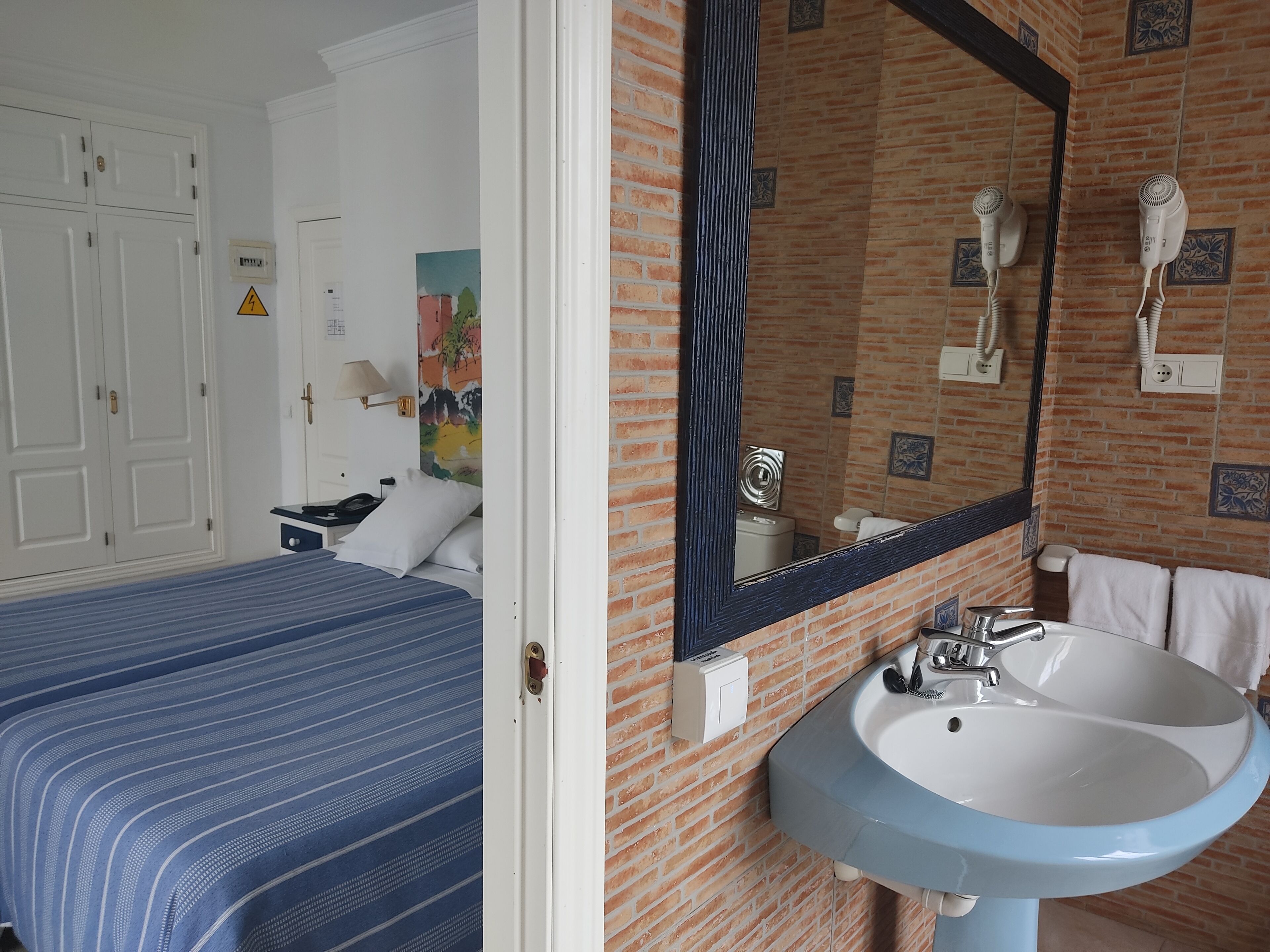 Habitación Doble Interior con 1 cama doble o 2 individuales | Caja fuerte, escritorio, sistema de insonorización