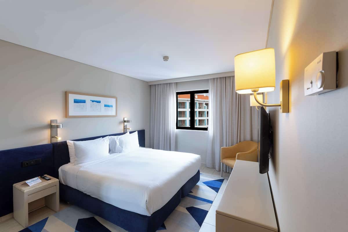 Departamento, 2 habitaciones | Ropa de cama de alta calidad, camas con efecto memoria y minibar