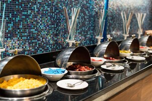 Desayuno buffet todos los días (con cargo)