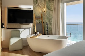 The Loft Connecting Room Sea View | Phòng tắm | Máy sấy tóc, chậu vệ sinh/vòi rửa, khăn tắm, xà phòng
