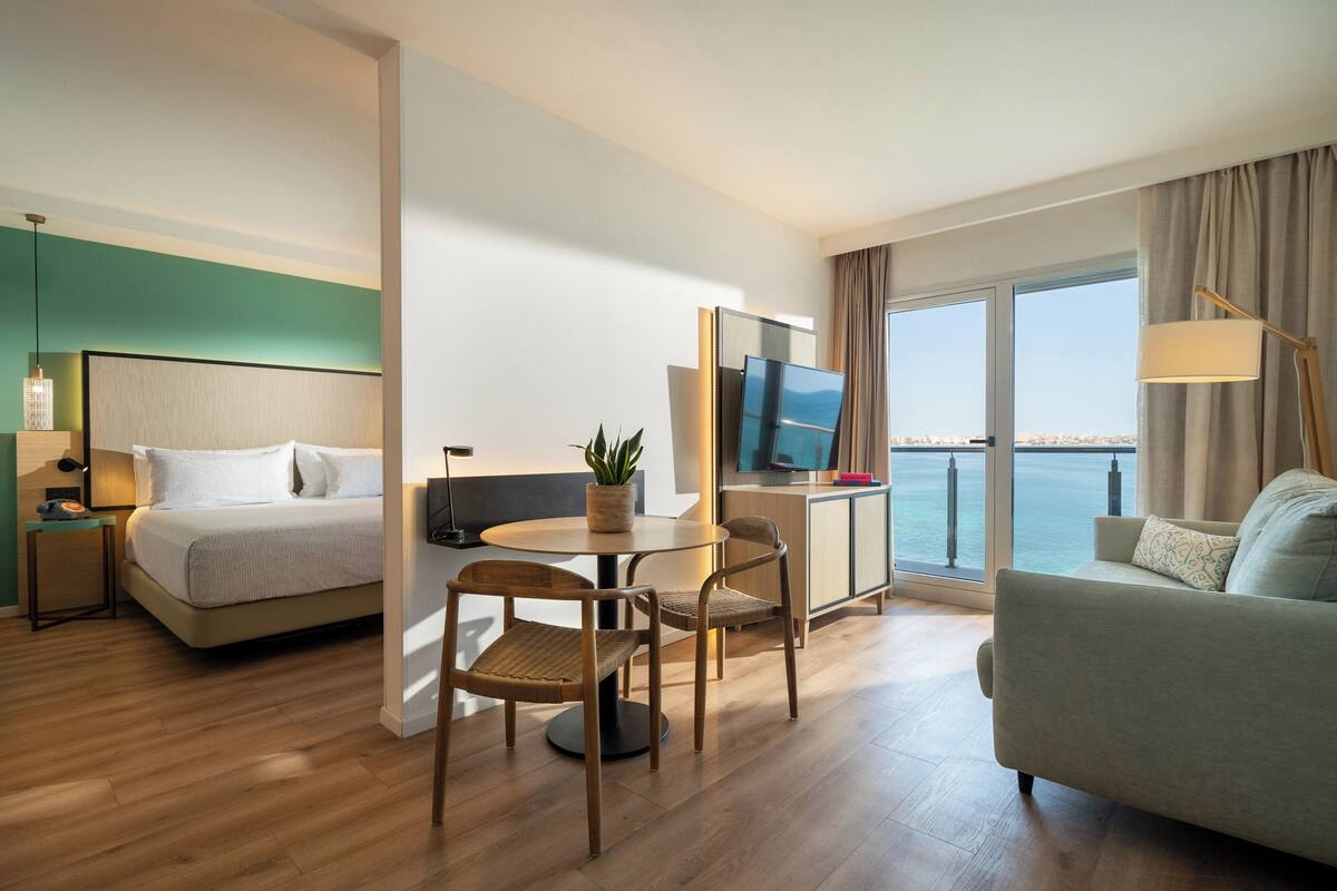 The Loft Connecting Room Sea View | Premium bedding, down duvets, memory-foam beds, minibar