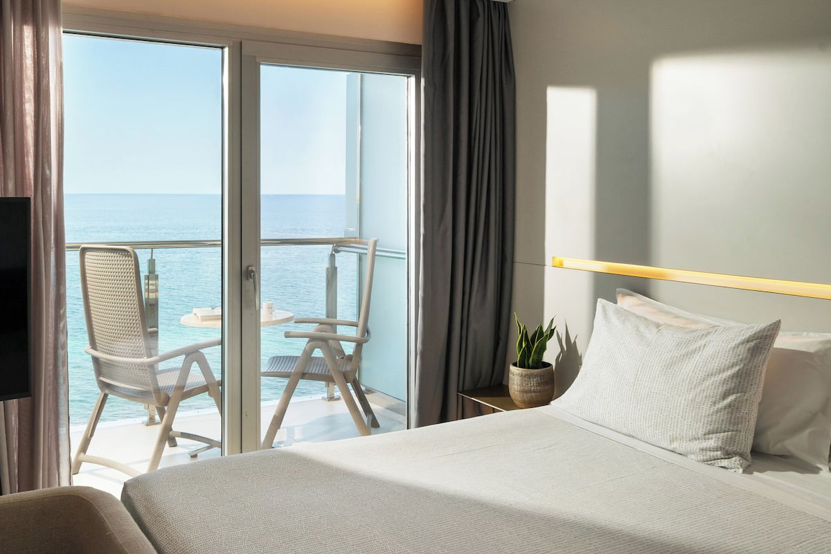 1 bedroom, premium bedding, down duvets, memory-foam beds