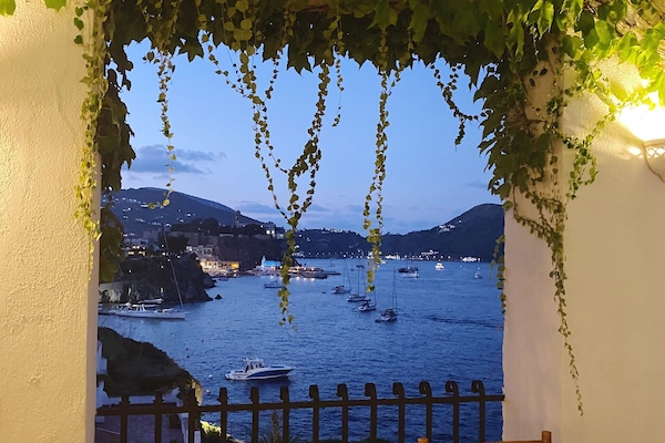 2 ristoranti; aperti a colazione, a pranzo e a cena