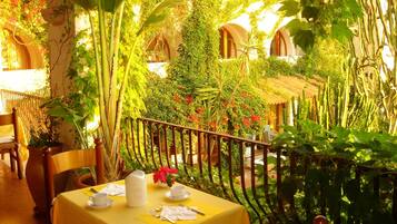 Free continental breakfast