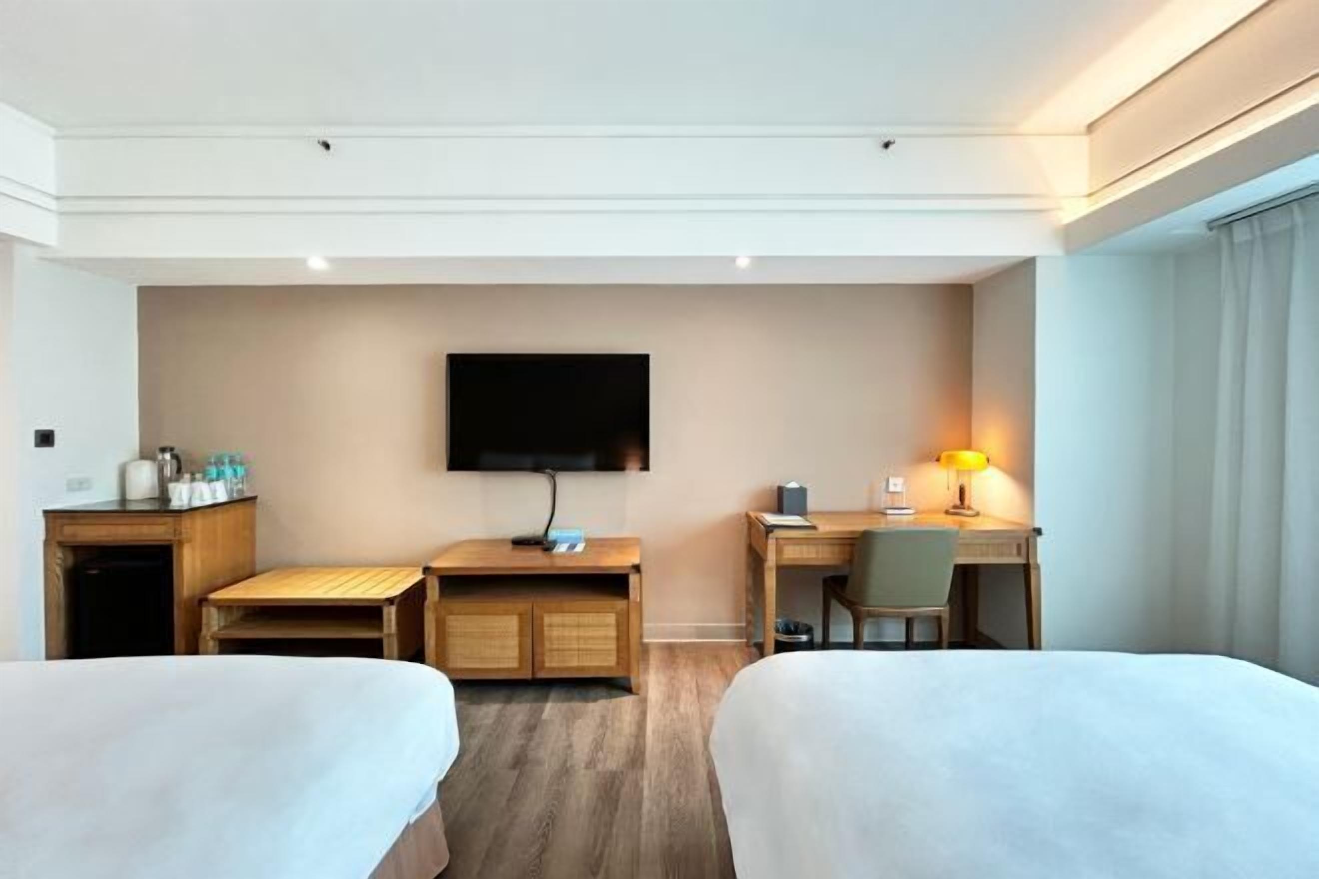 羽绒被、客房内保险箱、特色家居、办公桌