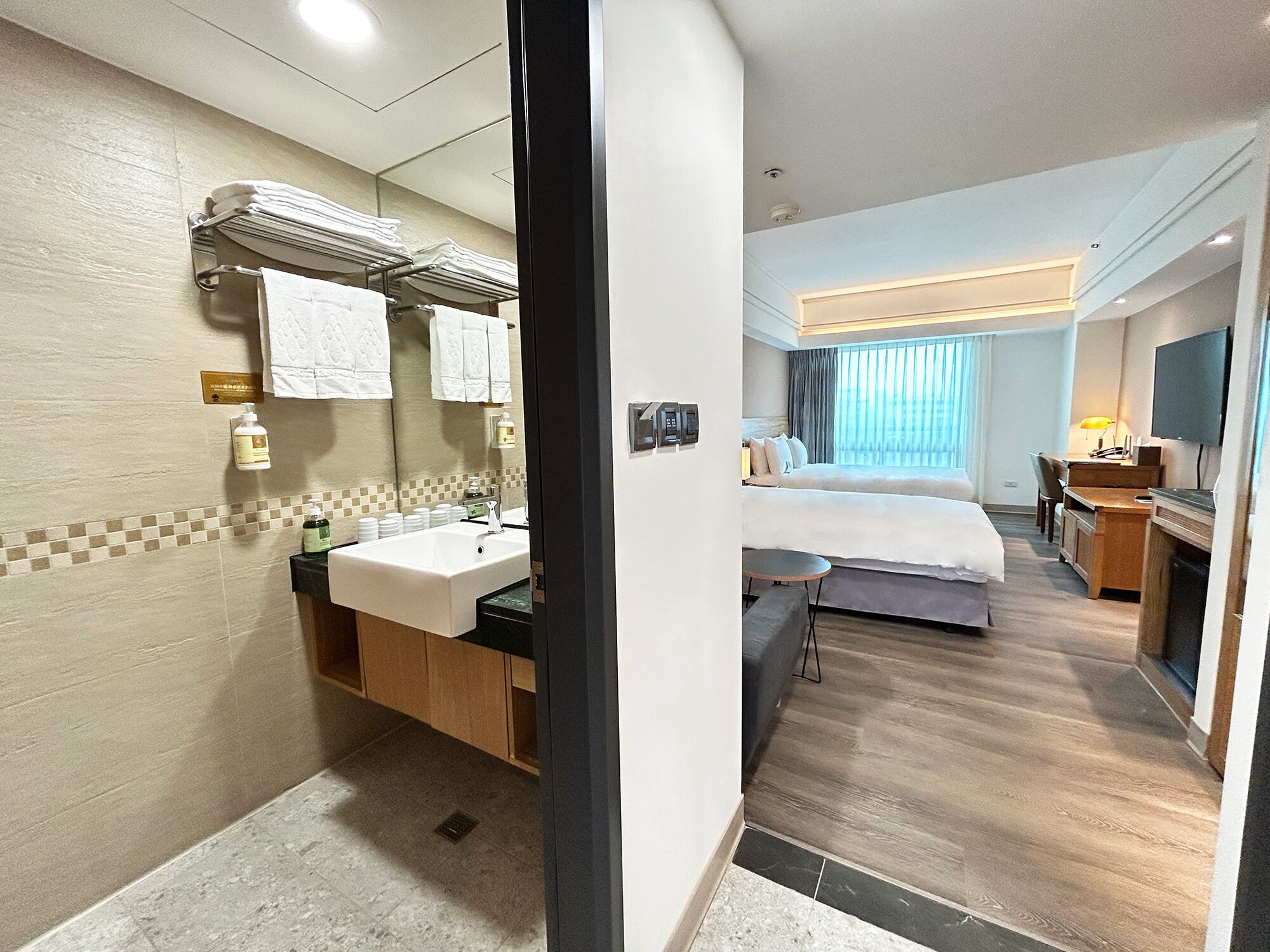 basic triple room | bathroom | hair dryer, towels, shampoo, toilet paper