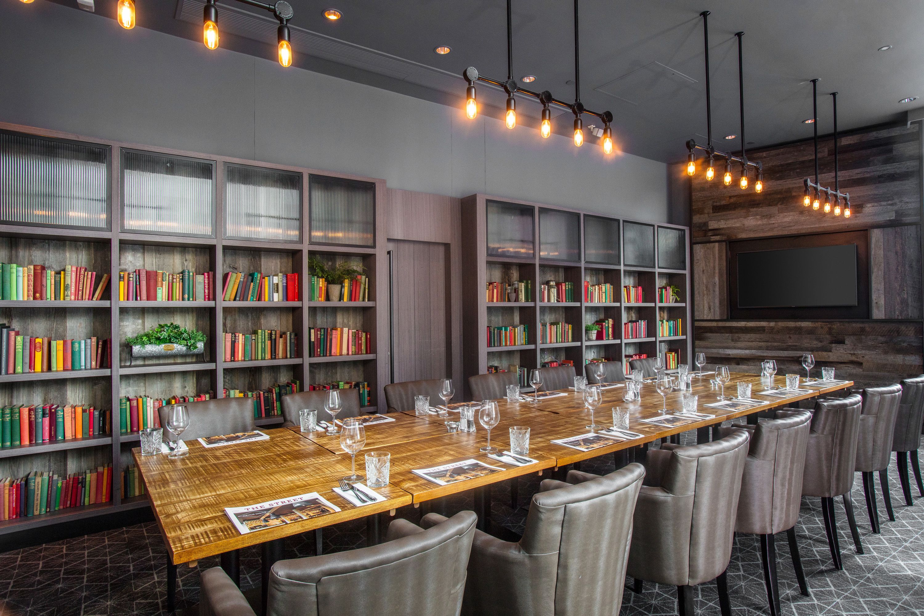 lunch and dinner served