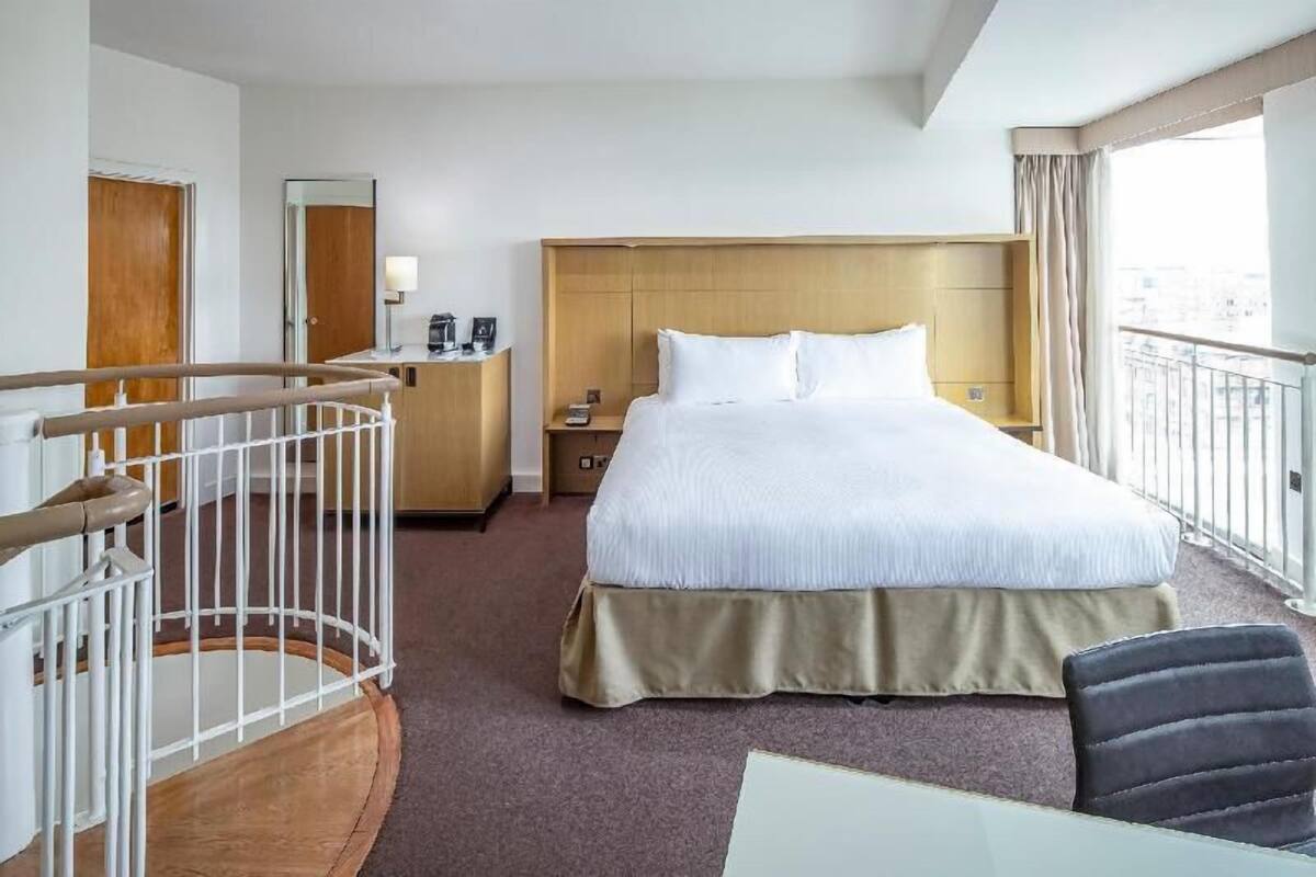 Ropa de cama de alta calidad y minibar