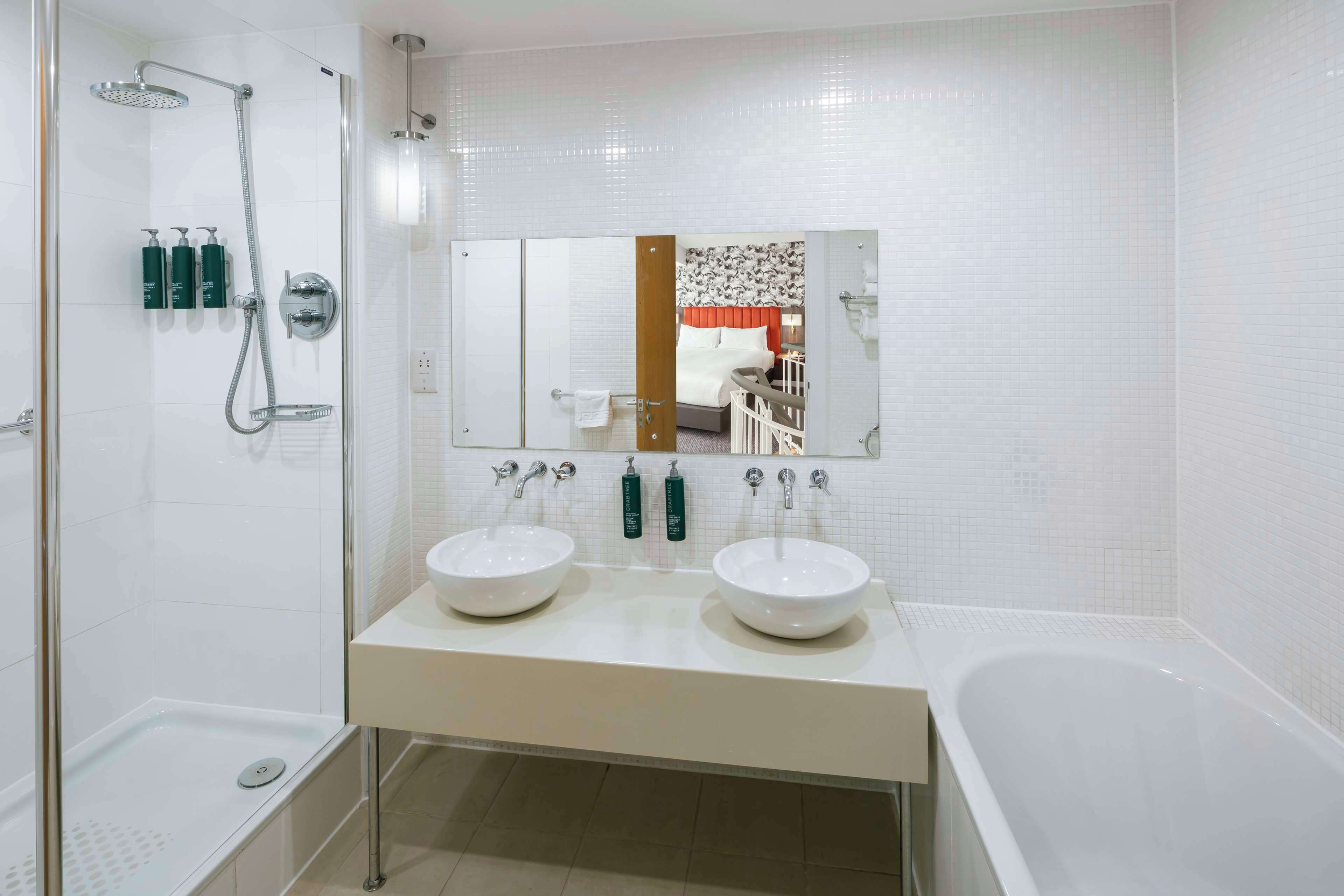 duplex, 1 king bed (master suite) | bathroom | shower, eco-friendly toiletries, hair dryer, towels