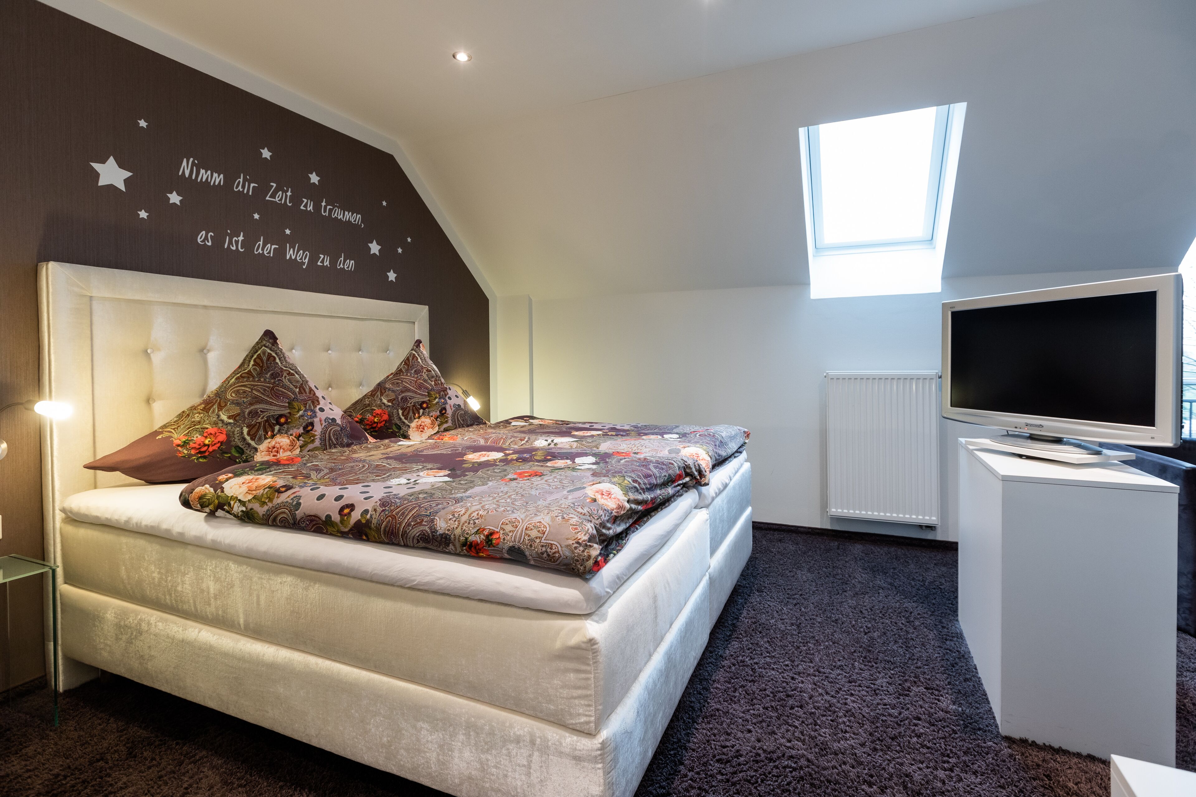 junior suite | in-room safe, desk, iron/ironing board, cots/infant beds