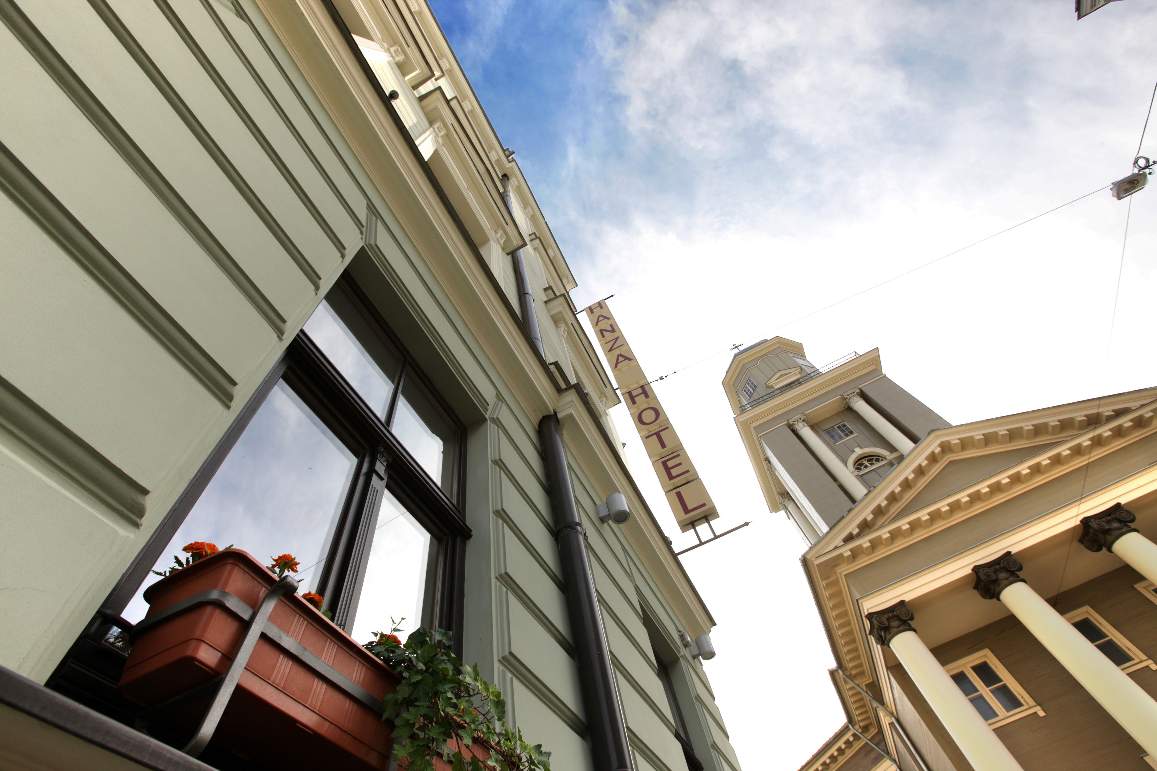 double or twin room | street view