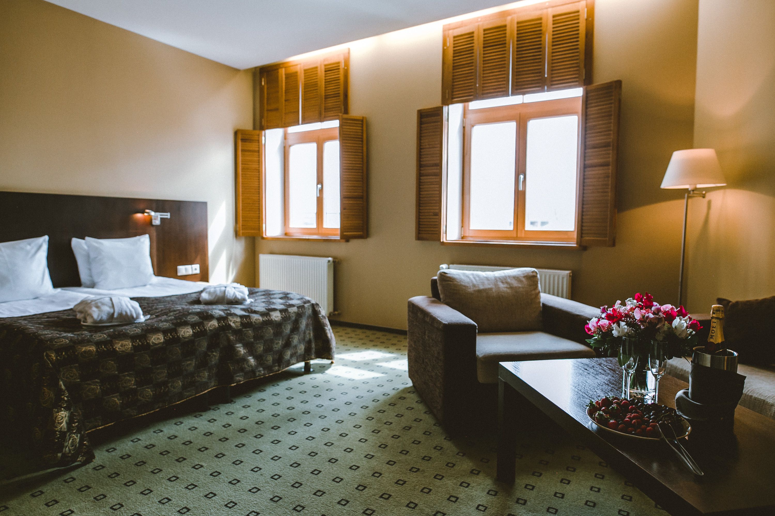 junior studio | street view