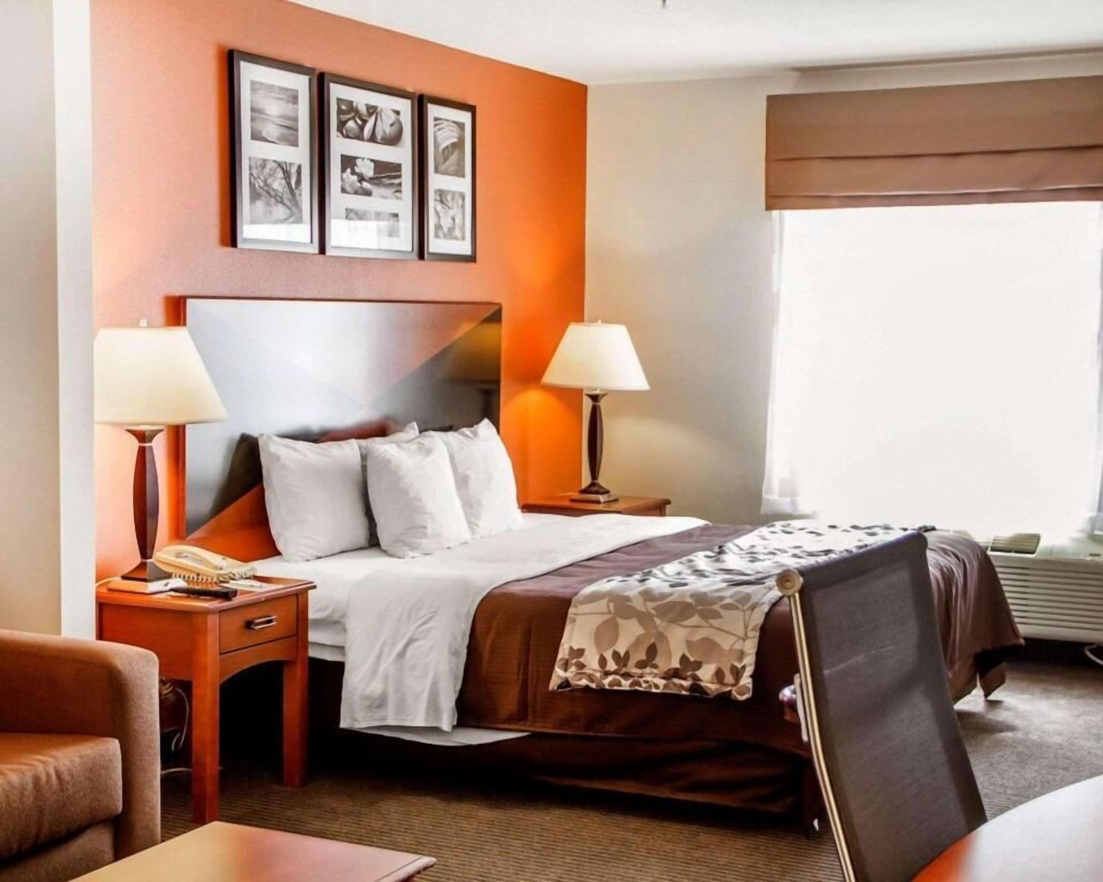 In-room safe, desk, iron/ironing board, free cribs/infant beds