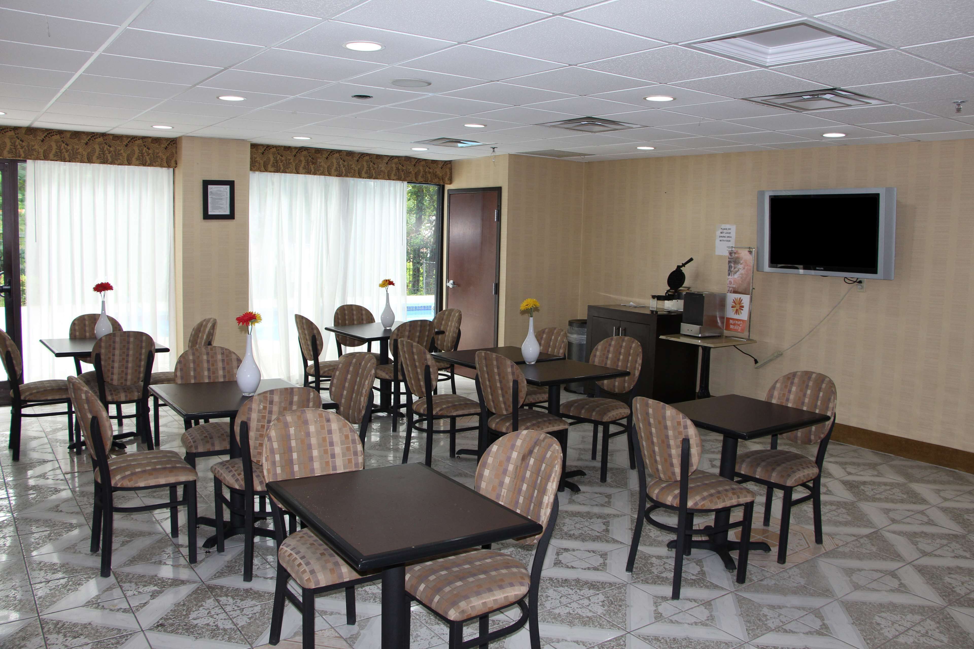 Free continental breakfast
