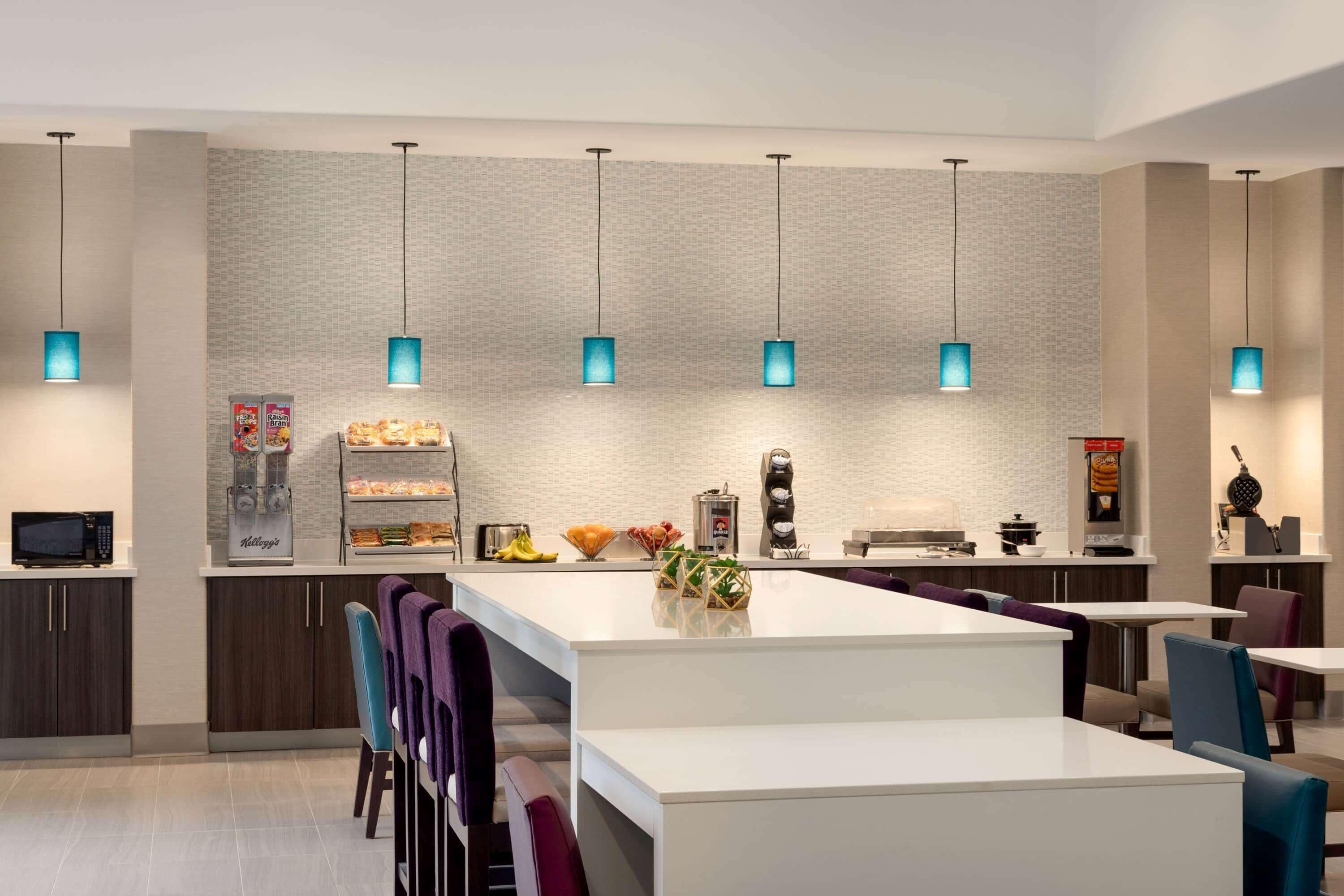 free buffet breakfast