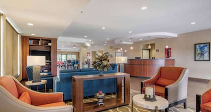 Comfort Suites Speedway - Kansas City