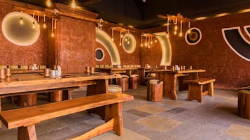 Breakfast, lunch and dinner served