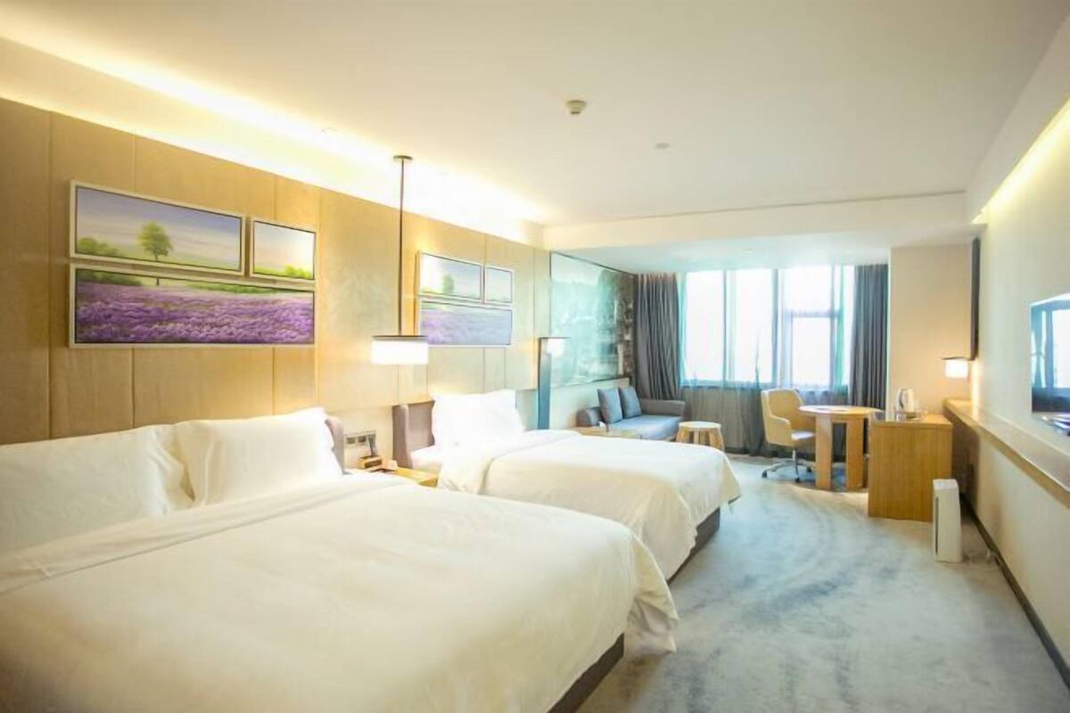 Premium bedding, down duvets, pillow-top beds, minibar