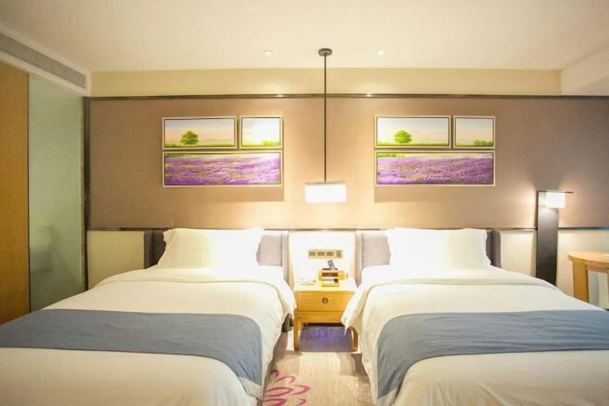 Kaliteli yatak takımı, kuştüyü yorgan, yastık yüzeyli yatak, minibar