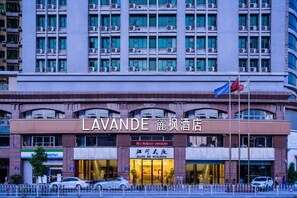 Front of property - evening/night - LAVANDE HOTEL (Guangzhou)