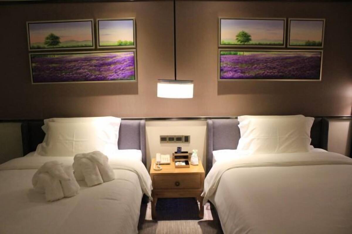 Premium bedding, down duvets, pillow-top beds, minibar
