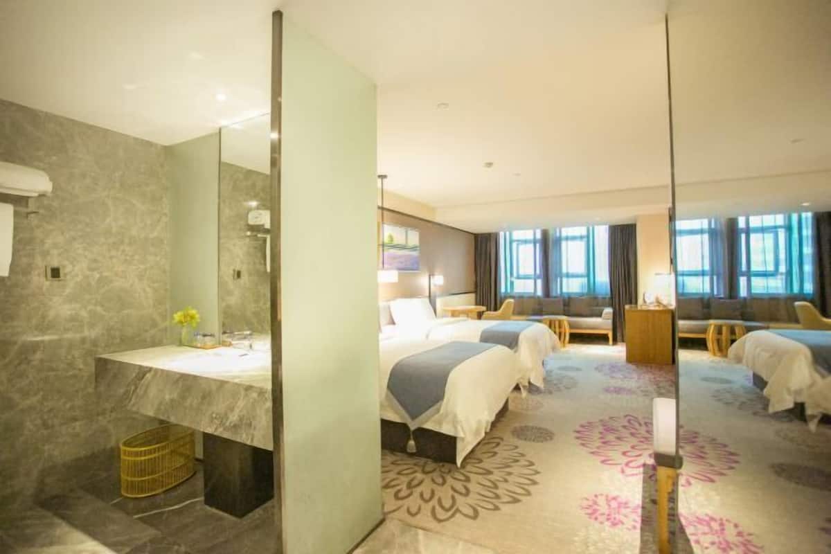 Premium bedding, down duvets, pillow-top beds, minibar