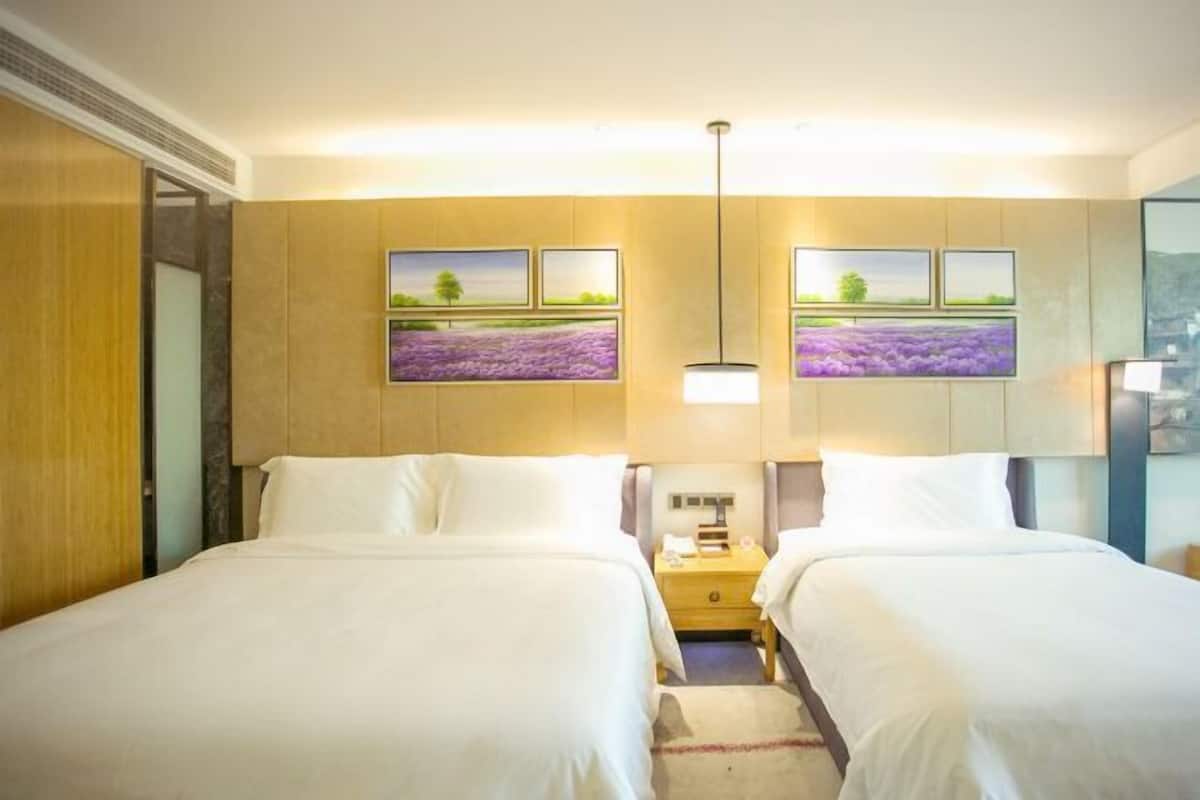 Kaliteli yatak takımı, kuştüyü yorgan, yastık yüzeyli yatak, minibar