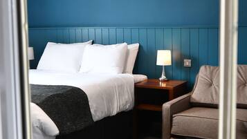 Family Room, 1 Double Bed with Sofa bed | Desk, free WiFi